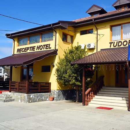 Hotel Tudor Πλοέστι Εξωτερικό φωτογραφία